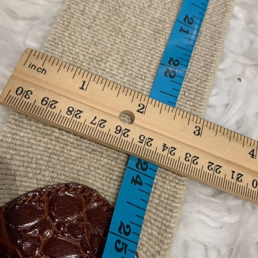 LIZ Claiborne wide stretchy belt with embossed leather detail